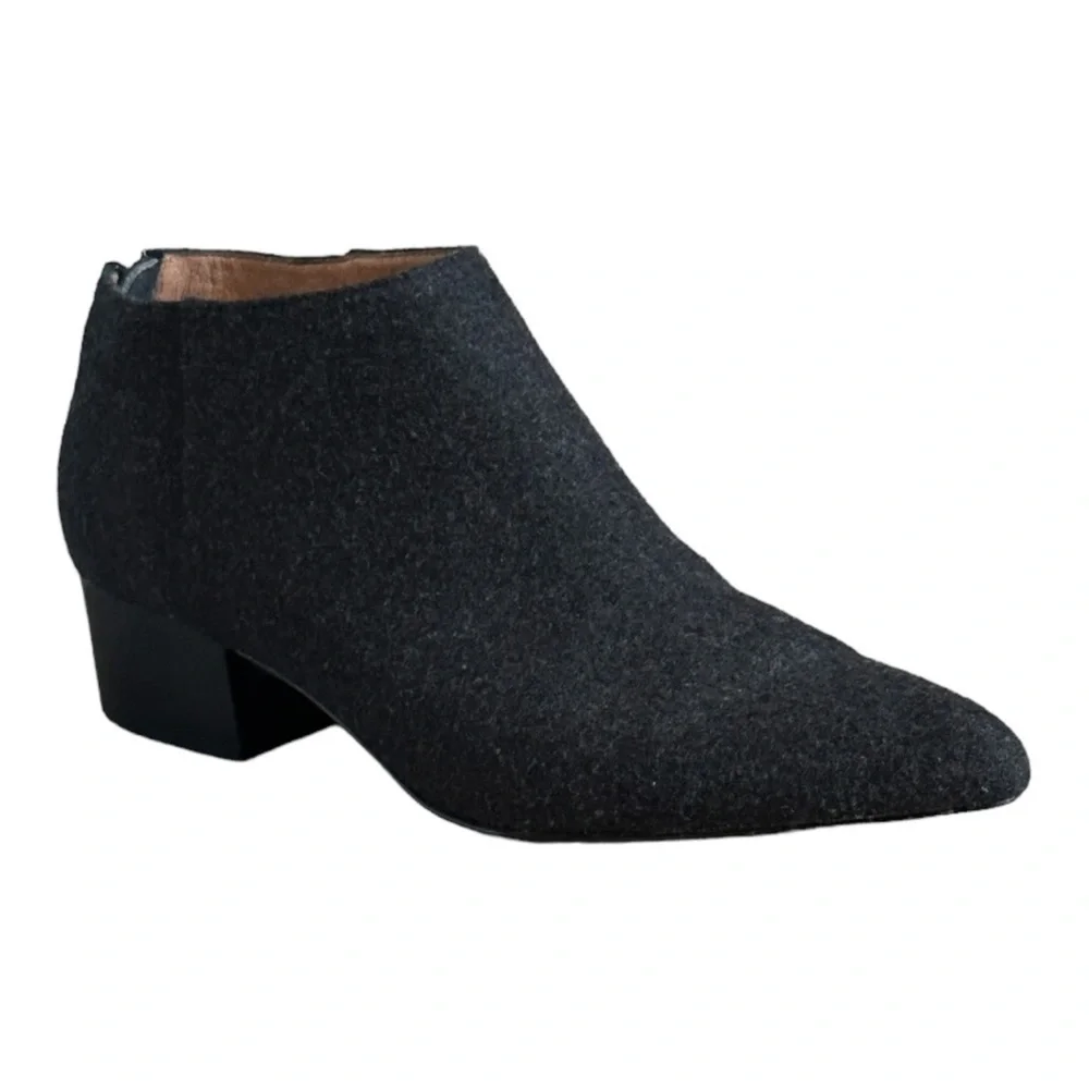 Bettye Muller Charcoal Gray Wool Ankle Boots 10 Pointed Toe Block Heel Back Zip
